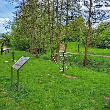 Grosszuegige Am Comberg-park Apartamento